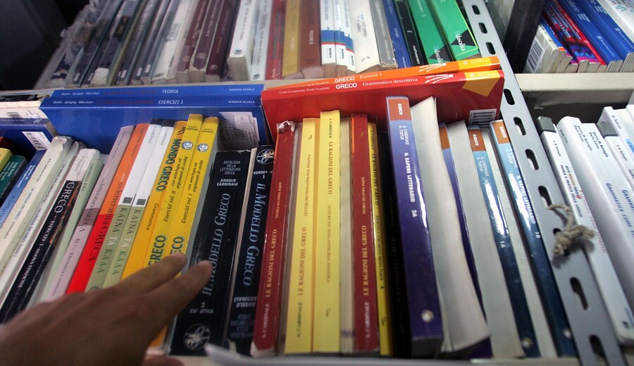 Testi scolastici 2023: aumenti sotto il 3,5% e inferiori all'inflazione