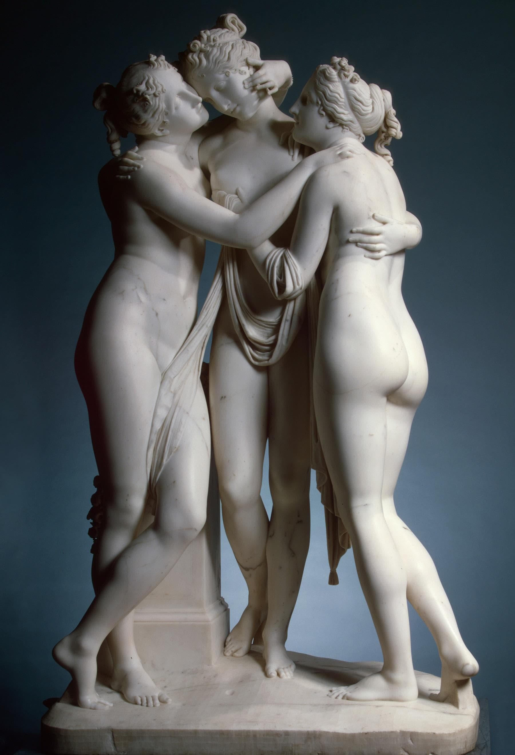 Antonio Canova, Tre Grazie, 1812 – ’17, marmo 182cm., due copie: Museo dell'Ermitage, San Pietroburgo e Victoria and Albert Museum, Londra