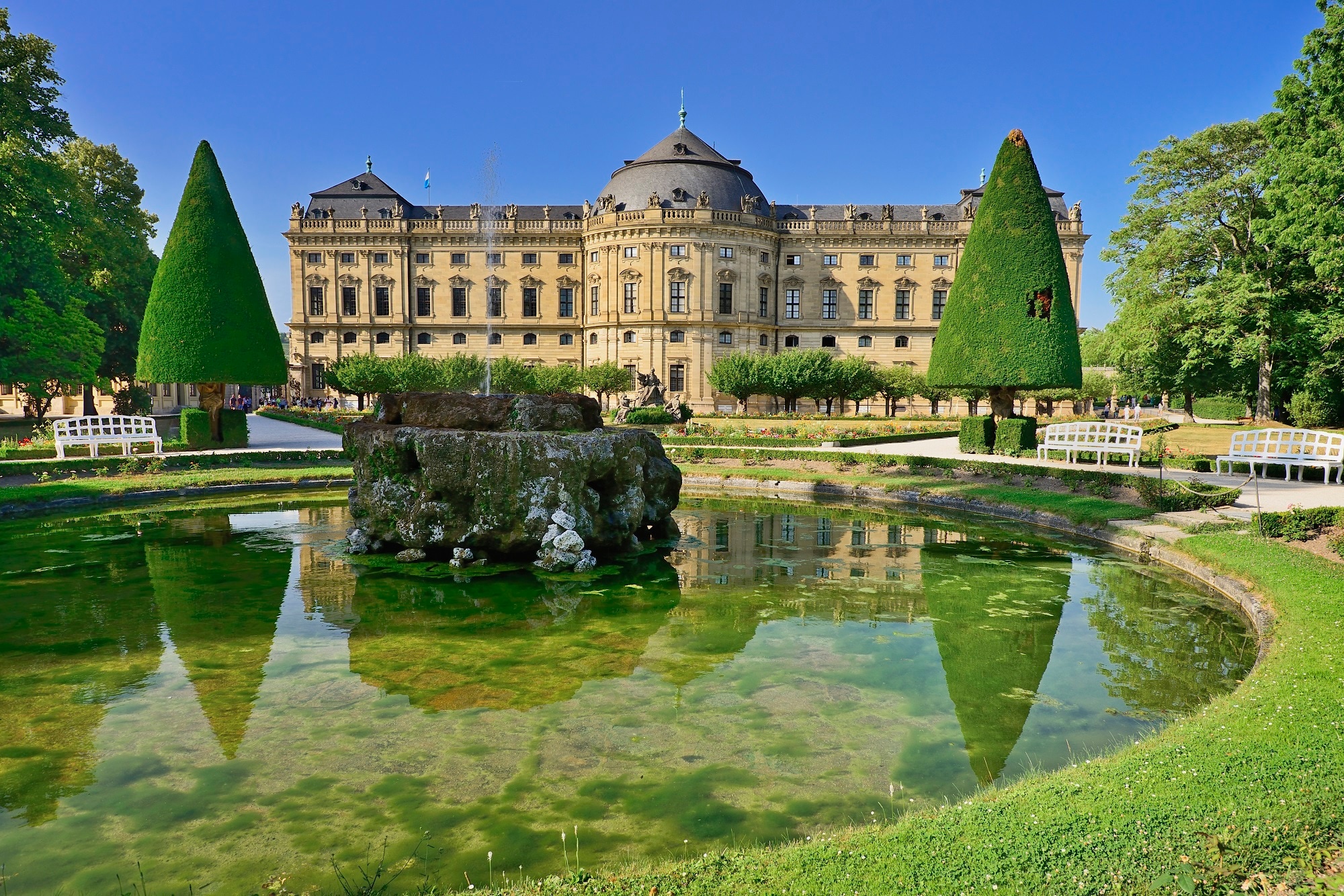 La Reggia di Würzburg vista dal giardino