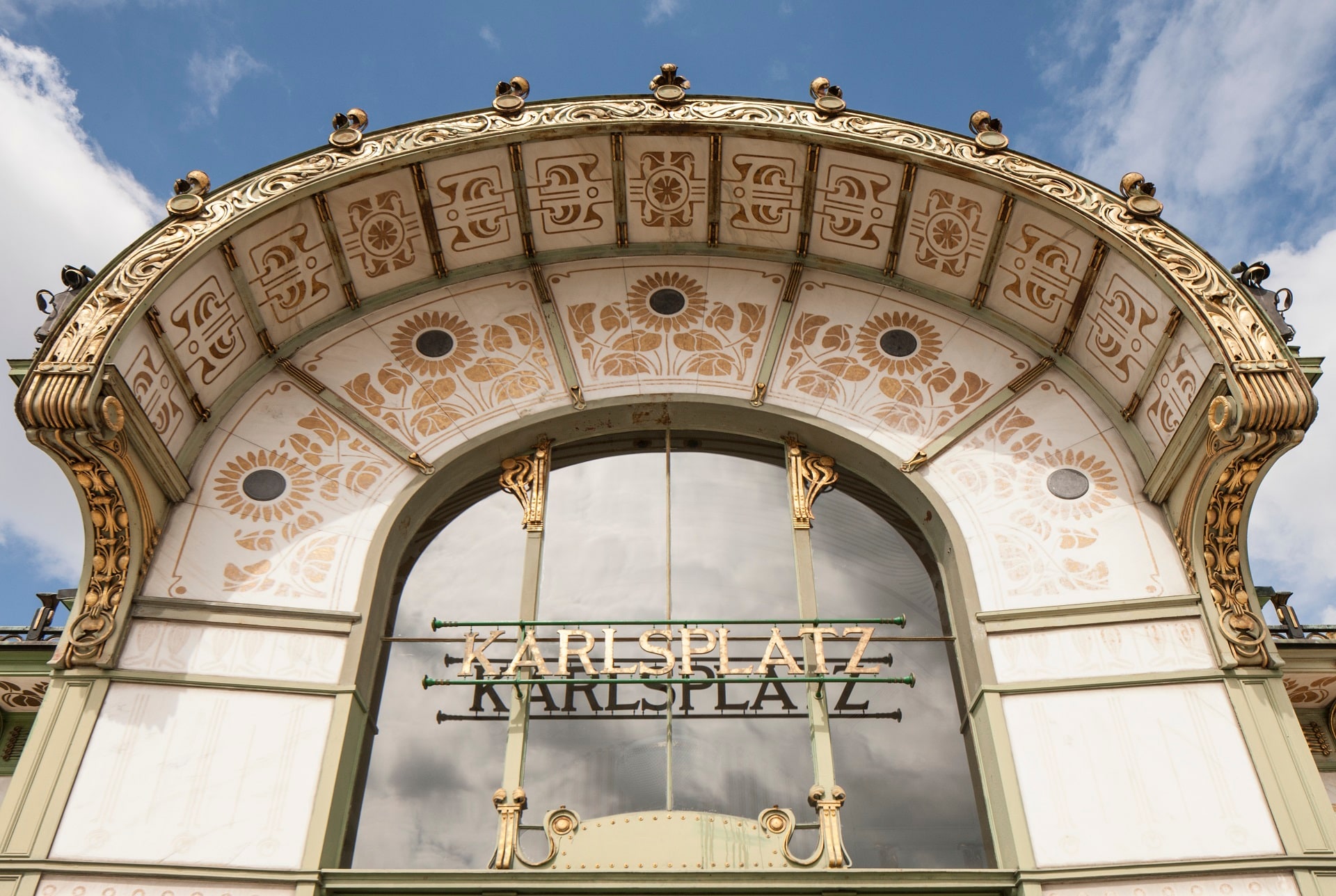 Otto Wagner, La stazione di Karlsplatz, dettaglio facciata, 1898-’99, Vienna