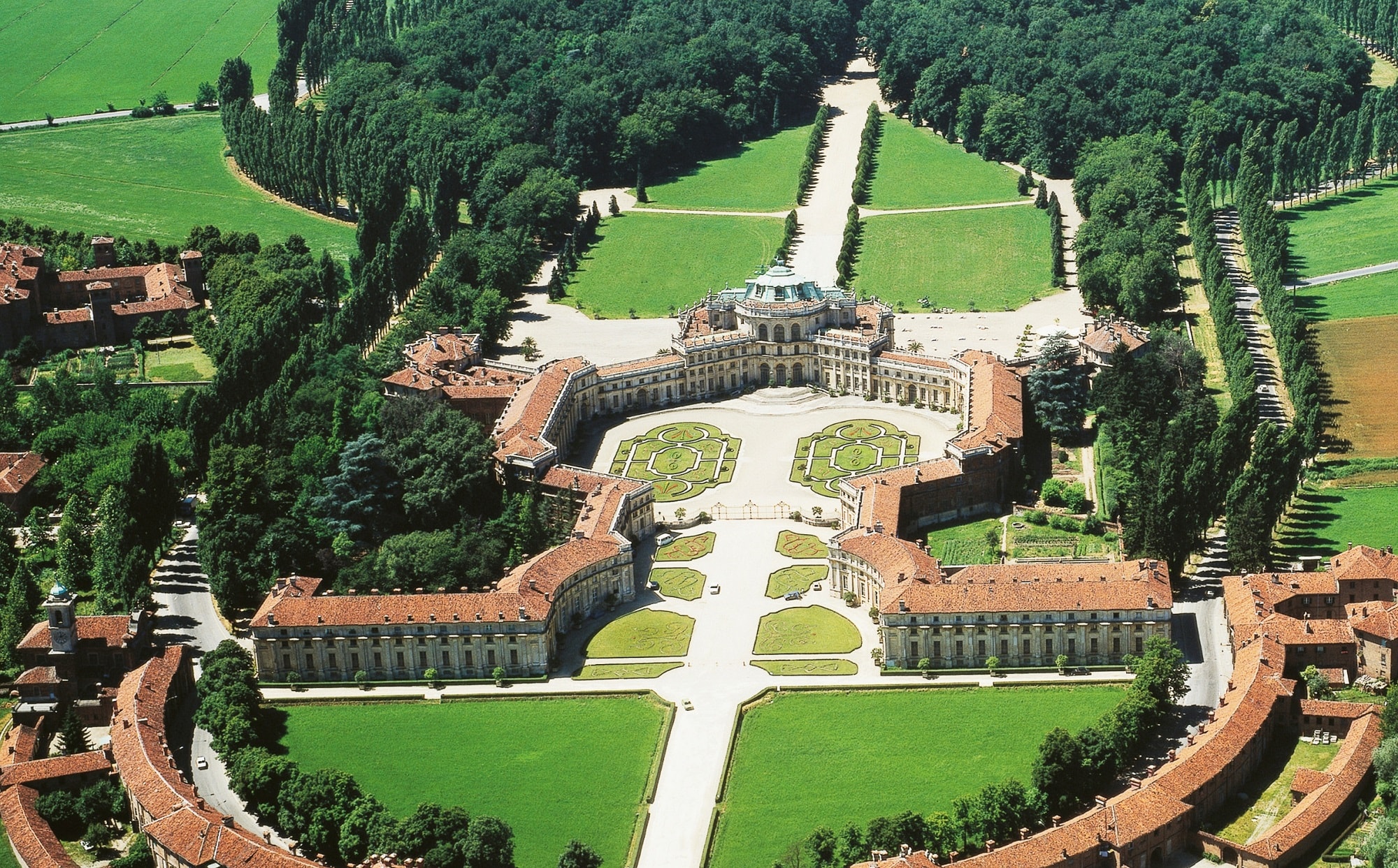 Veduta dall’alto della Palazzina di Caccia Stupinigi, frazione di Nichelino, Torino