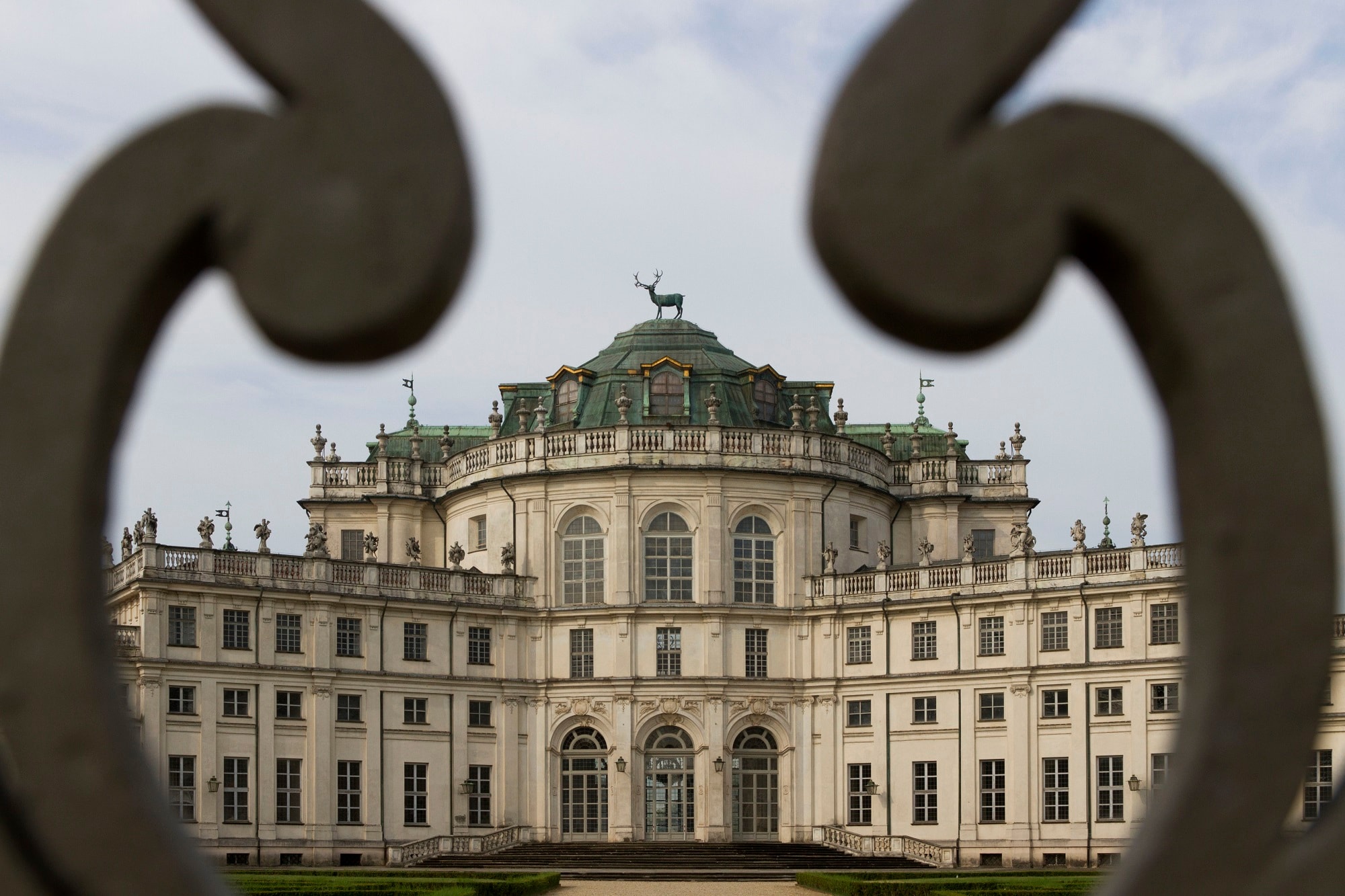 Veduta dettaglio frontale Palazzina di Caccia Stupinigi, frazione di Nichelino, Torino