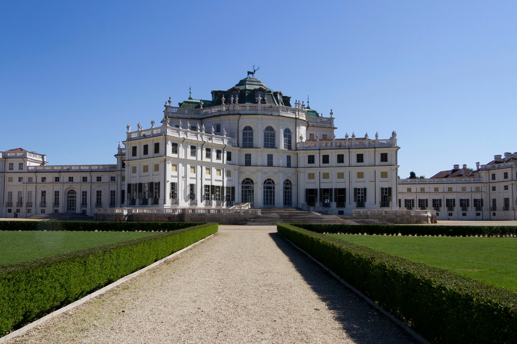 Veduta frontale della Palazzina di Caccia Stupinigi, frazione di Nichelino, Torino