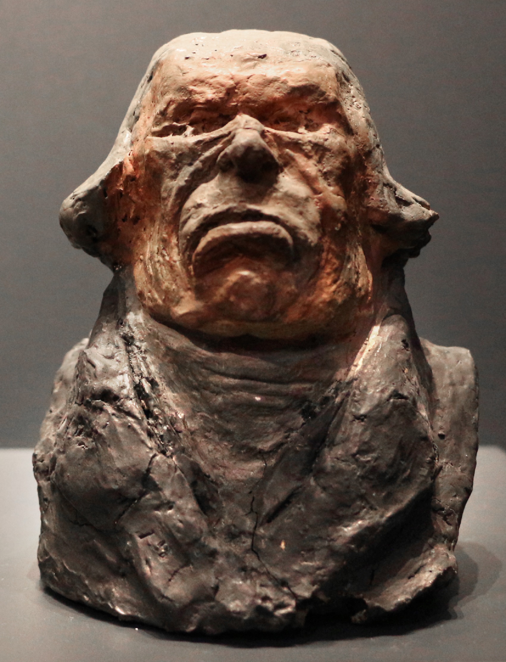 Honoré Daumier, Antoine Odier, Lo Sprezzante, 1833, serie “Les Célébrités du Juste Milieu”, terracotta dipinta, 15,1 x11,8 x10,7cm., Musée d’Orsay, Parigi